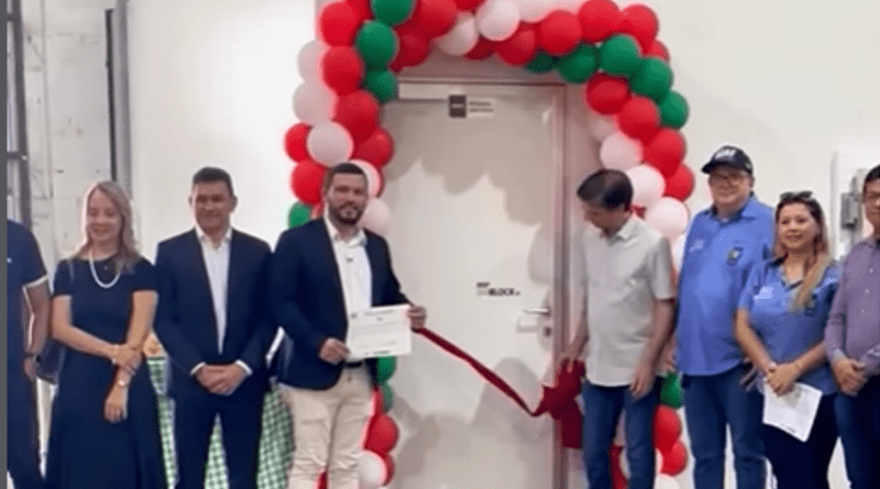 ADAF entrega registro para o supermercado COEMA