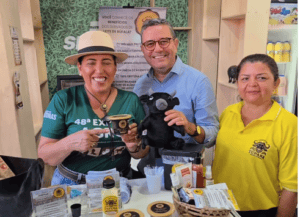 Presidente do IDAM visita estandes na EXPOAGRO
