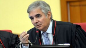 Atitude de hoje do Flávio Pascarelli renovou a minha esperança, que já estava quase perdida, por um Brasil melhor e mais justo.